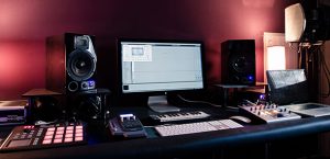 La musique assistée par ordinateur ou MAO pour un artiste auto-producteur